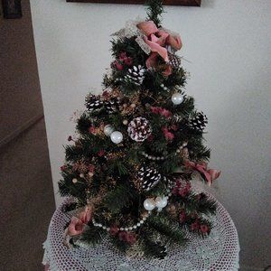 Spiegel Tabletop Christmas Tree in Pink and Pearls